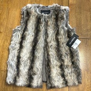 Women’s‎ NWT Glamsia Fur Vest Medium  Fancy, Party
